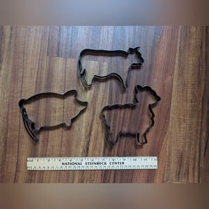 Super cute cookie cutters.